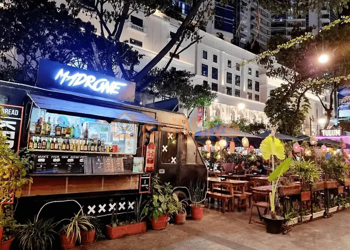 Chic Bgc Across Uptown Mall #ournw9b Holiday home Manila