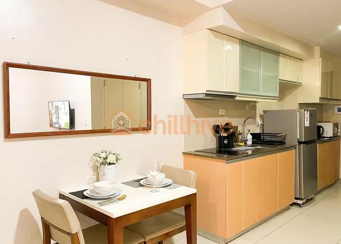 Chic Bgc Across Uptown Mall #ournw9b Holiday home *