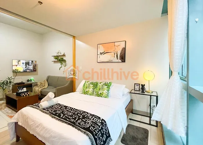 Chic Bgc Across Uptown Mall #ournw9b Holiday home Manila